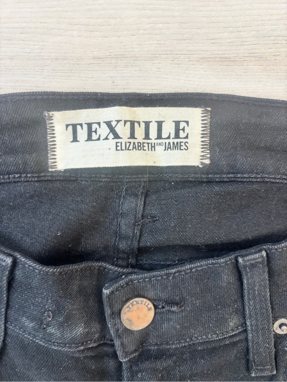 TEXTILE Elizabeth and James Jett Jeans - Picture 4 of 5